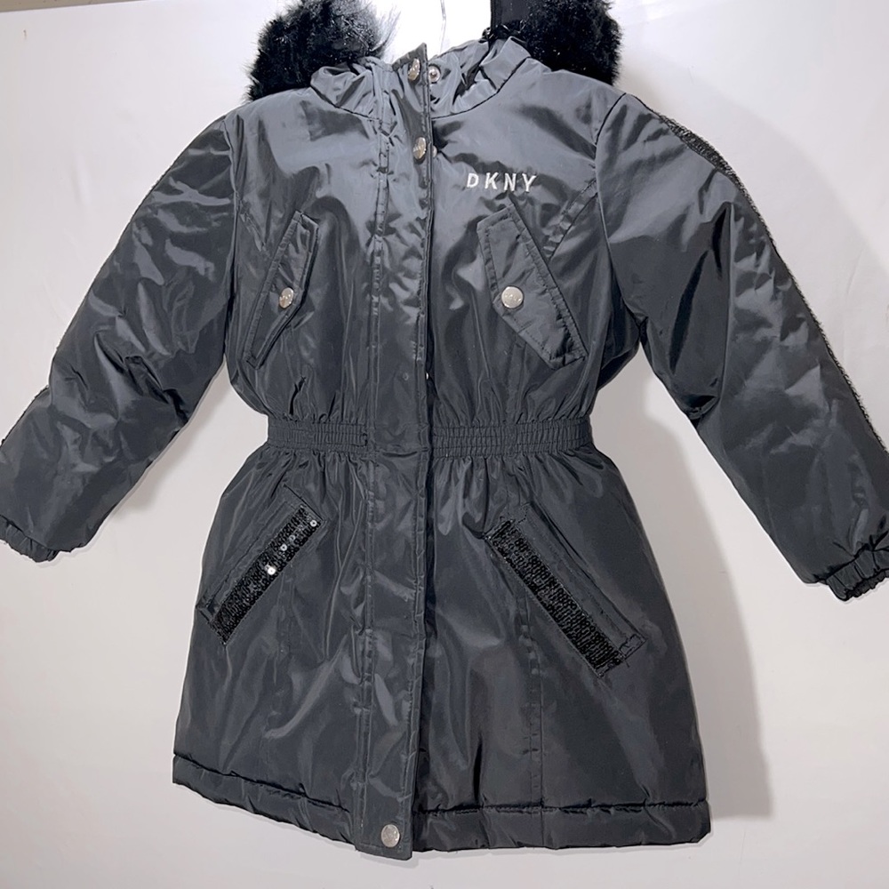 DKNY Girls Black Long Sleeve  Lined  Faux Fur Hooded Winter Coat  Size 5…